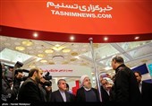 بازدید حجت‌الاسلام حسن روحانی رئیس‌جمهور از غرفه خبرگزاری تسنیم در بیست و دومین نمایشگاه بین‌المللی مطبوعات و خبرگزاری‌ها