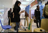 اجرای زنده نقاشی در حاشیه نمایشگاه مطبوعات