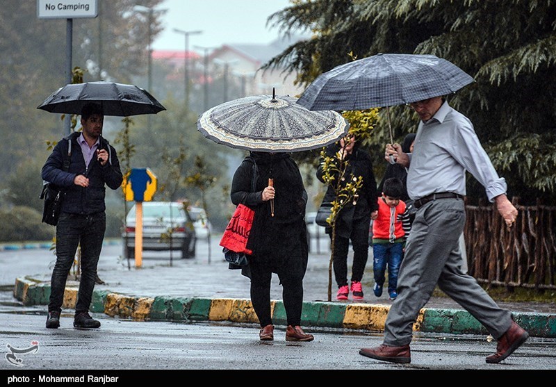 فعالیت سامانه بارشی تا صبح روز شنبه در کردستان ادامه دارد