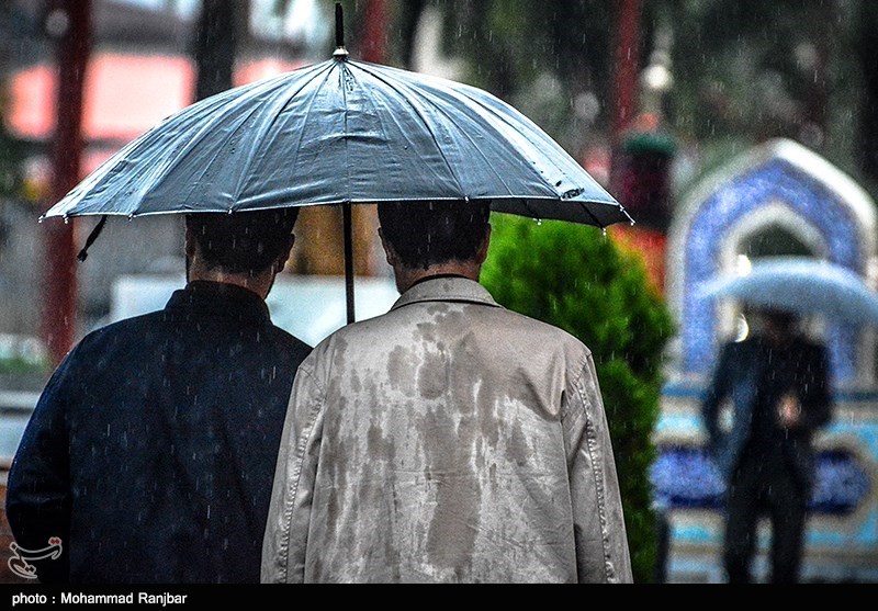 شادمانی و قربانی دادن مردم سیستان و بلوچستان در پی بارش باران+ تصاویر