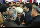 محمدرضا عارف از غرفه خبرگزاری تسنیم بازدید کرد