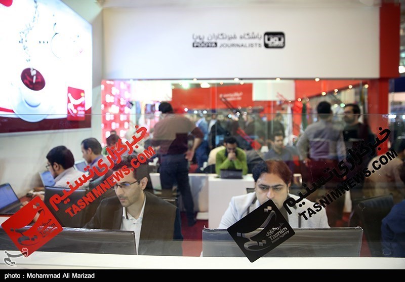 بازدید هیئت رسانه‌ای آلمان از غرفه تسنیم