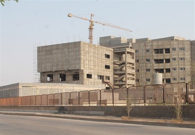 روند کند ساخت بیمارستان عنبرآباد/ از کوتاهی دانشگاه علوم پزشکی تا اعتبارات قطره چکانی