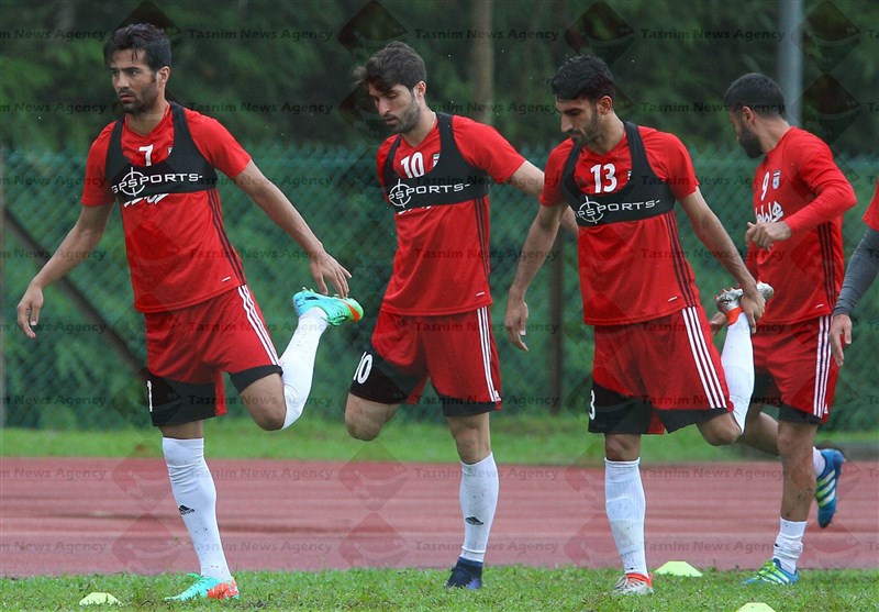 حسین ماهینی و مسعود شجاعی - تمرین تیم ملی فوتبال در مالزی