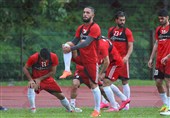 اشکان دژاگه - تمرین تیم ملی فوتبال در مالزی