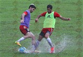 وحید امیری و علی کریمی - تمرین تیم ملی فوتبال در مالزی