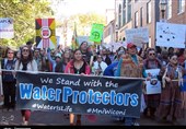 اولین تجمع اعتراضی بومیان آمریکا پس از انتخاب ترامپ؛ دولت اوباما مشکلات خط لوله نفتی داکوتا را حل کند + تصاویر