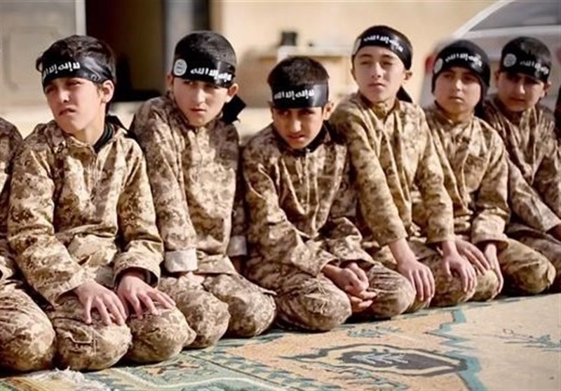 داعش چند کودک را در موصل شستشوی مغزی داده است؟