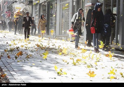 طوفان و گرد و غبار در همدان