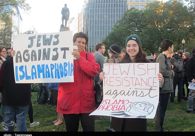 تظاهرات یهودیان آمریکا علیه مشاور ارشد ترامپ و اسلام‌هراسی + تصاویر و فیلم