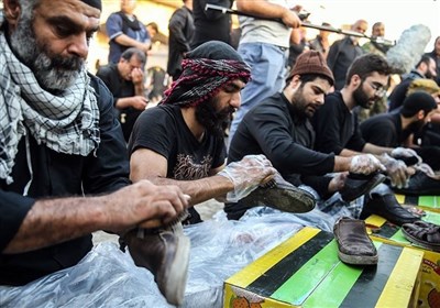 اینجا هر کی هر چی داره، نذر حسین کرده ...