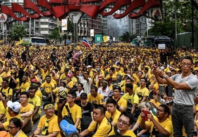 Thousands Hold Anti-PM Rally in Malaysia; 17 Detained