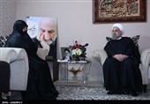 حضور رئیس جمهور در منزل سردار شهید حسین همدانی