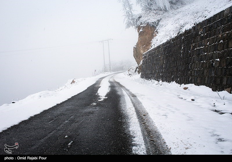 بارش برف در مناطق جلگه‌ای استان مازندران/ هوای استان به زیر صفر درجه رسید