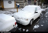 500 خودروی گرفتار برف در محور هراز نجات یافتند‌