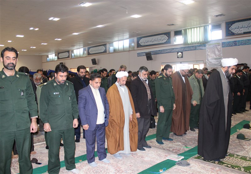 نماز وحدت یگان‌های نظامی و انتظامی شهرستان کاشان برگزار شد
