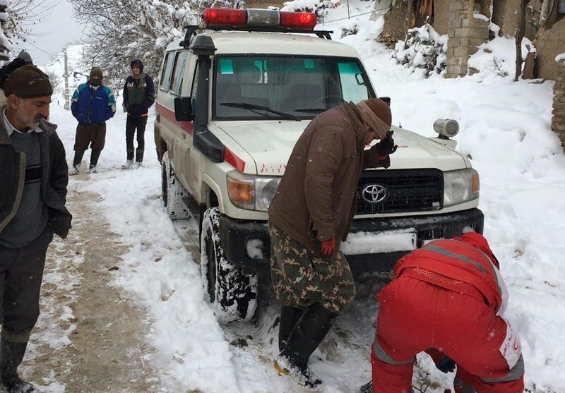 اردبیل| امدادرسانی هلال احمر به 450 نفر گرفتار شده در برف و کولاک