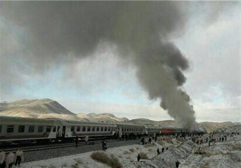 برخورد شدید دو قطار مسافربری در سمنان چندین کشته و مجروح برجای گذاشت
