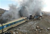 ‌یکی از قطارهای مسافربری در سمنان همچنان می‌سوزد/ تعداد تلفات تا اطفاء حریق مشخص نیست