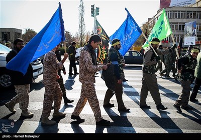 راهپیمایی بسیجیان به سمت نماز جمعه تهران