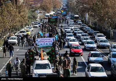 راهپیمایی بسیجیان به سمت نماز جمعه تهران