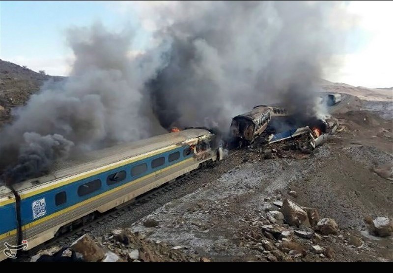 سمنان ٹرین حادثے میں جاں بحق ہونے والوں کی تعداد 44 تک پہنچ گئی + تصاویر
