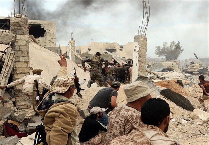 کشته شدن ده‌ها داعشی در شهر سِرت لیبی و ادامه پیشروی نیروهای دولتی