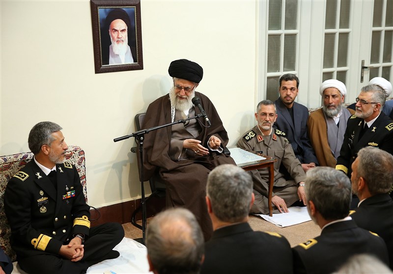 امام خامنہ ای سے ایرانی نیوی کے کمانڈروں کی اجتماعی ملاقات
