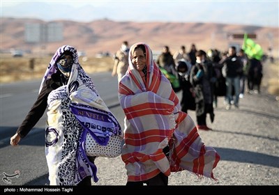 پیاده روی زائران حرم رضوی - مشهد