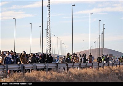 پیاده روی زائران حرم رضوی - مشهد