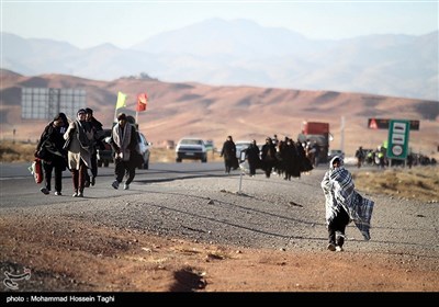 پیاده روی زائران حرم رضوی - مشهد