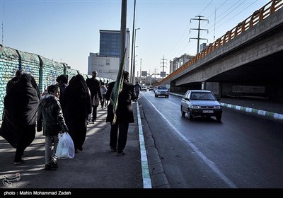 ورود کاروان زائران پیاده حرم رضوی به مشهد