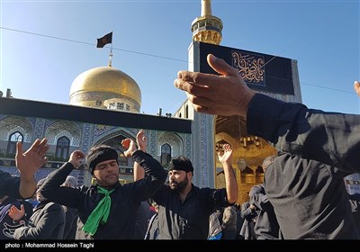 Imam Reza Holy Shrine Hosts Mourning Pilgrims