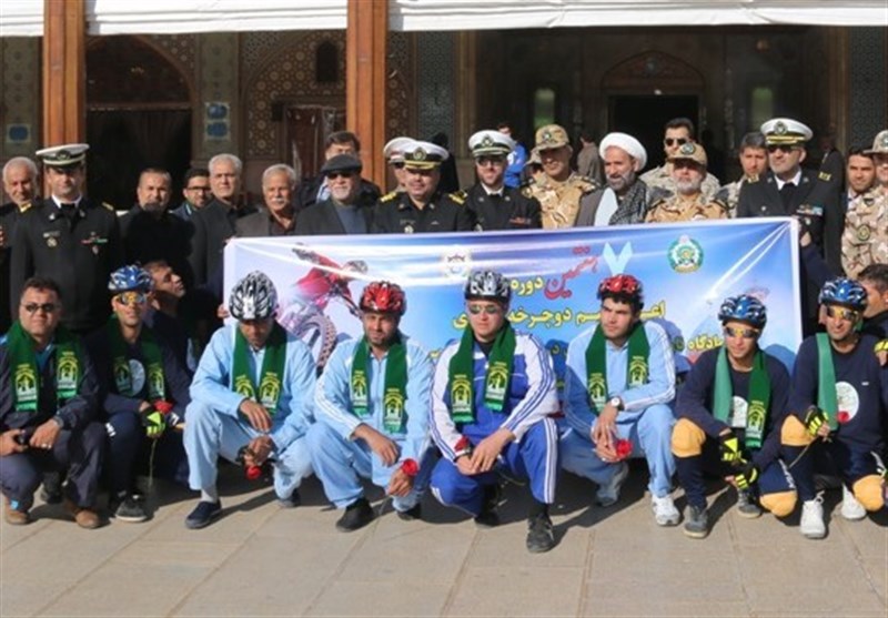 دوچرخه‌سواران نیروی دریایی ارتش مسیر سیرجان تا شیراز را رکاب زدند
