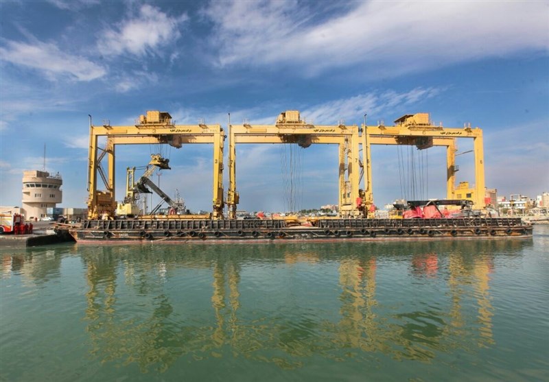 ورود تجهیزات استراتژیک بندری سبز به کشور برای اولین‌بار