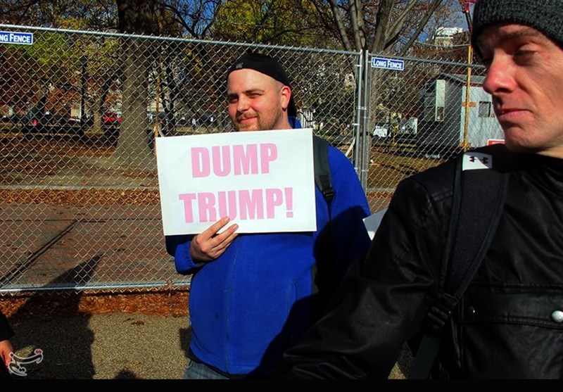 Anti-Trump Protest Held outside White House (+Photos)