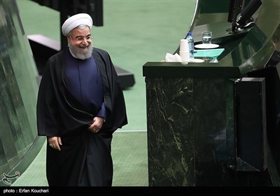 روحانی یقدم قانون میزانیة العام المقبل لمجلس الشورى الاسلامی