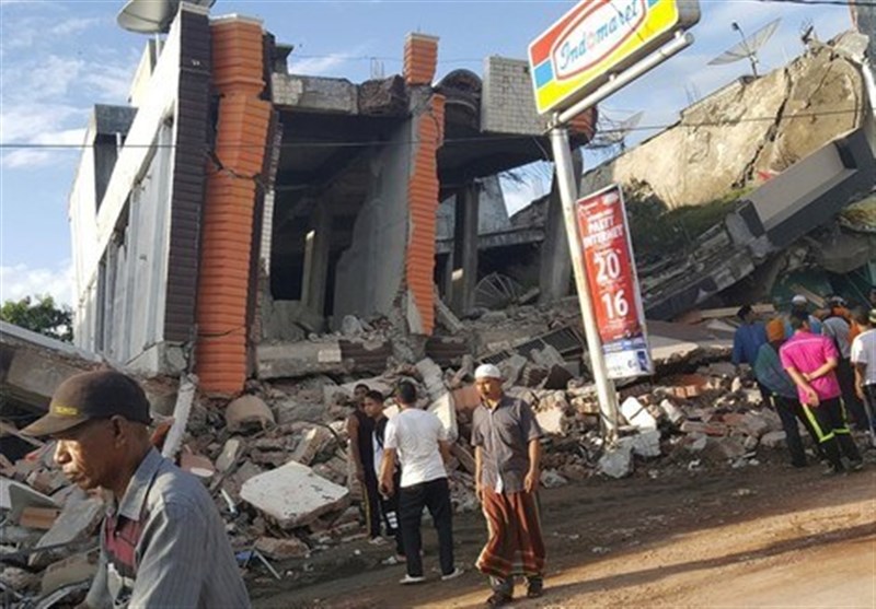 Powerful Quake Hits Indonesia&apos;s Lombok, 10 Killed, Houses Damaged