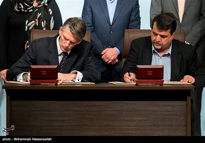 Iran, Shell Sign MoU on Future Oil, Gas Development 