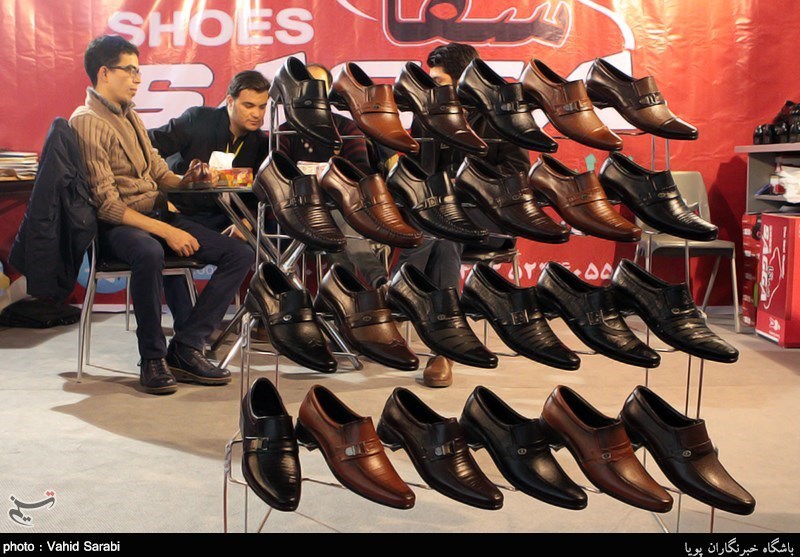 همدان| رکود بازار کفش‌های زمستانی را به کام فروشندگان تلخ کرد