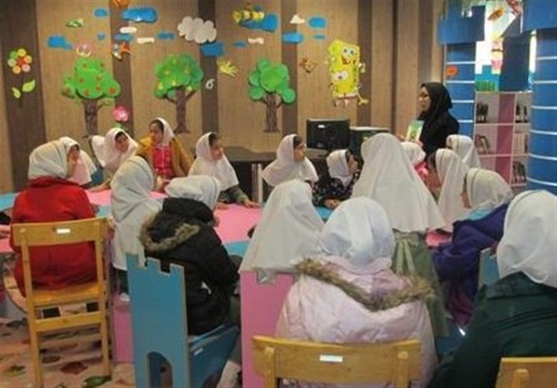 جمع‌خوانی کتاب «میرزا کوچک خان» در کتابخانه جوادالائمه (ع) شهرستان قدس