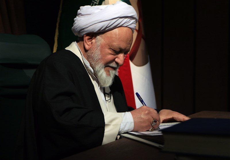 روحانی گفت جلسات جامعه روحانیت در پاستور ادامه پیدا کند