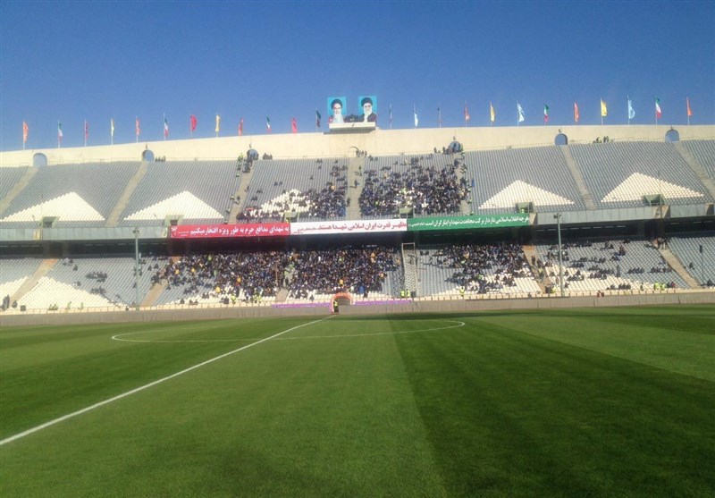حضور 15 هزار نفر در ورزشگاه آزادی و آغاز کری‌خوانی‌ها