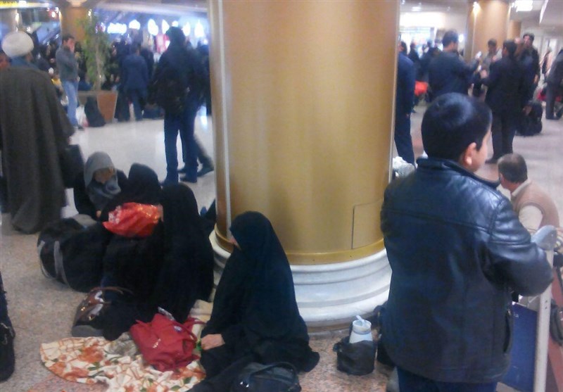 اعتراض مسافران به شرکت‌های هواپیمایی فرودگاه مشهد/ باز هم مردم خسارت بی‌تدبیری مسئولان را دادند