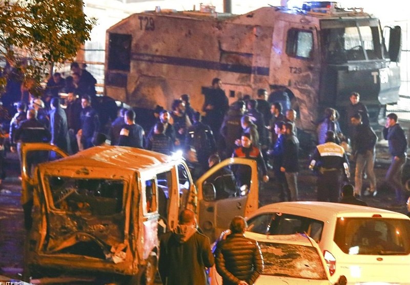 Manhunt Underway after 39 Killed in Istanbul Nightclub Gun Attack