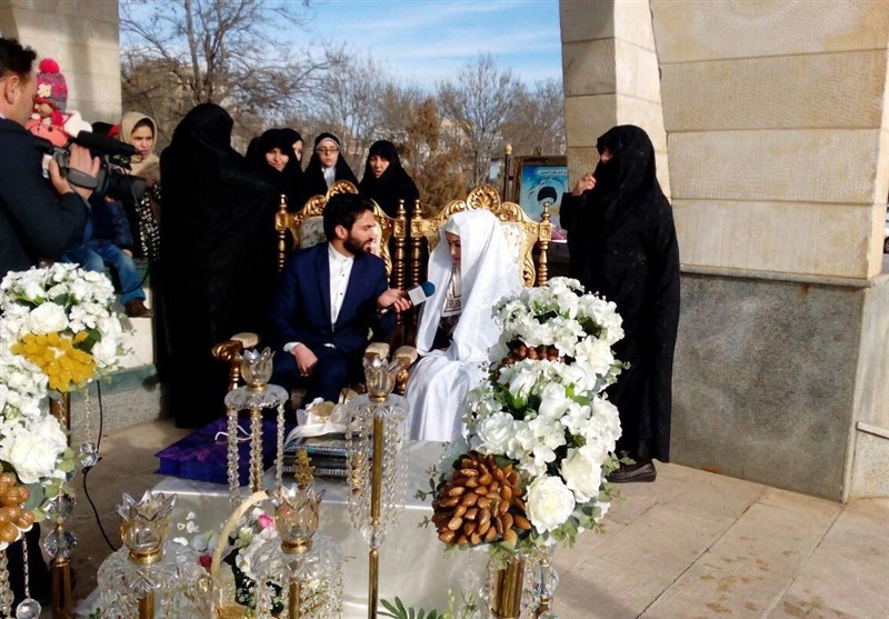 خبرنگار اردبیلی مراسم عقدش را در مزار شهدای گمنام برگزار کرد