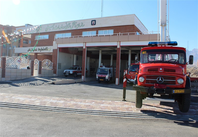 افتتاح 4 ایستگاه آتش‌نشانی قم در دهه فجر