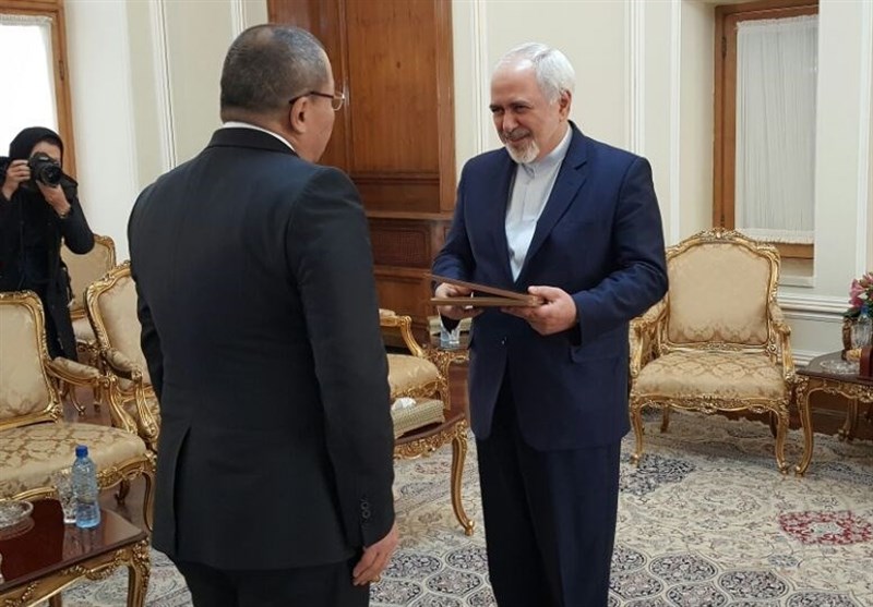 سفیر جدید جمهوری قرقیزستان در تهران با ظریف دیدار کرد