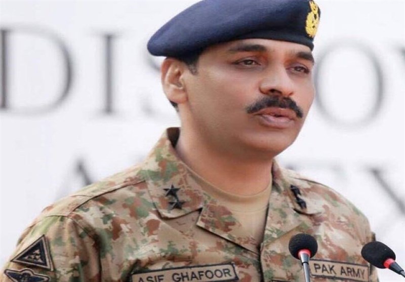 جماعت الاحرار کمانڈر احسان اللہ احسان نے خود کو پاک فوج کے حوالے کردیا، میجر جنرل آصف غفور