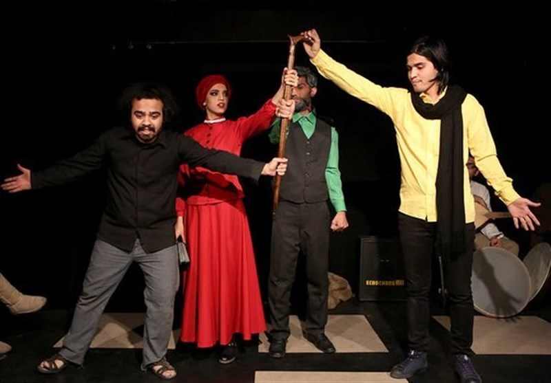 تئاتر ملی مهر کاشان جای خود را در بین مردم کاشان پیدا کرده‌ است
